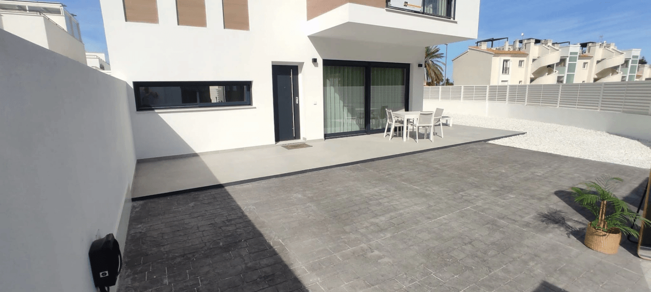 Chalet moderno de nueva construcción listo para entrar