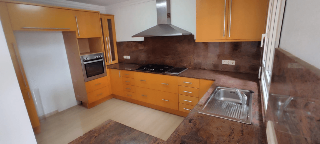 Gran chalet/villa en venta muy amplia con piscina privada en Denia