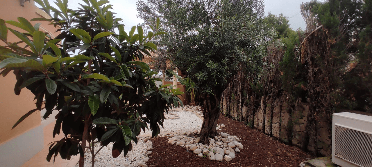 Gran chalet/villa en venta muy amplia con piscina privada en Denia