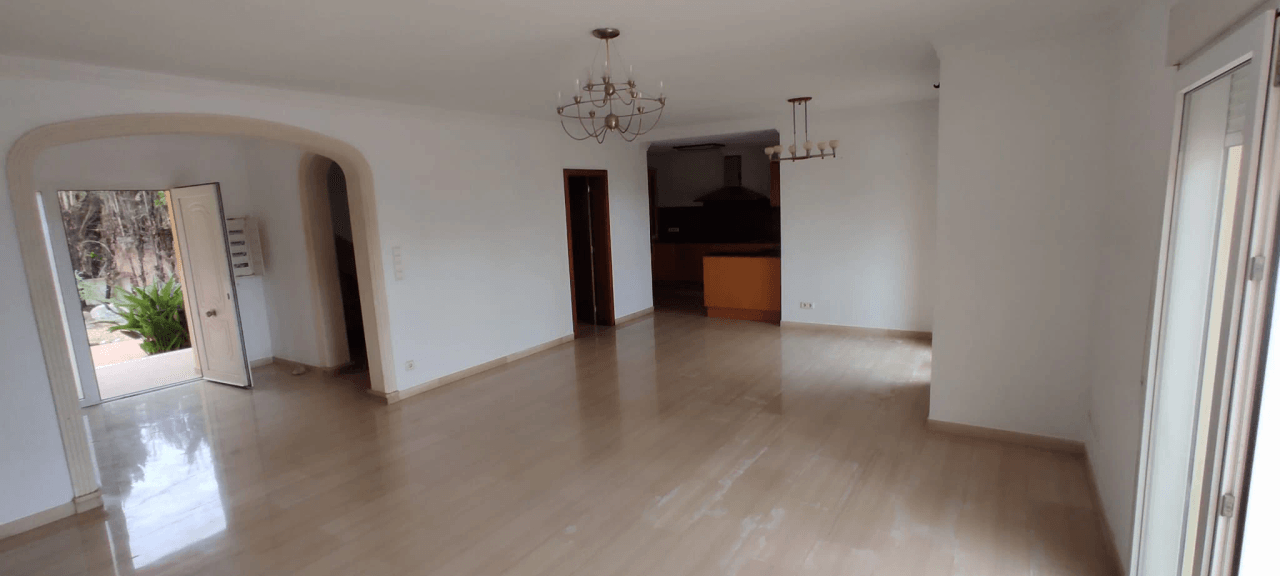 Gran chalet/villa en venta muy amplia con piscina privada en Denia