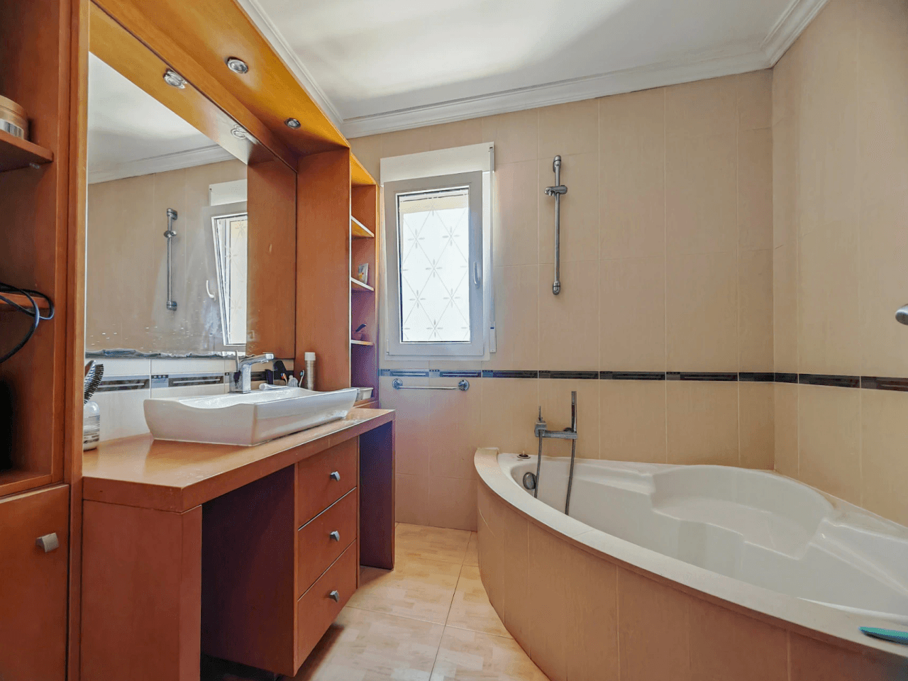 Gran chalet/villa en venta muy amplia con piscina privada en Denia