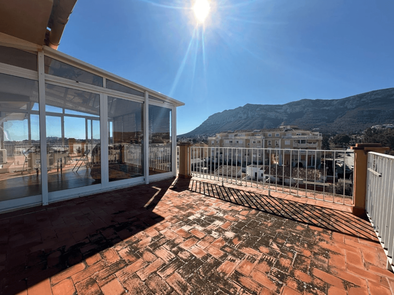 Ático en Venta en Dénia con Vistas Panorámicas