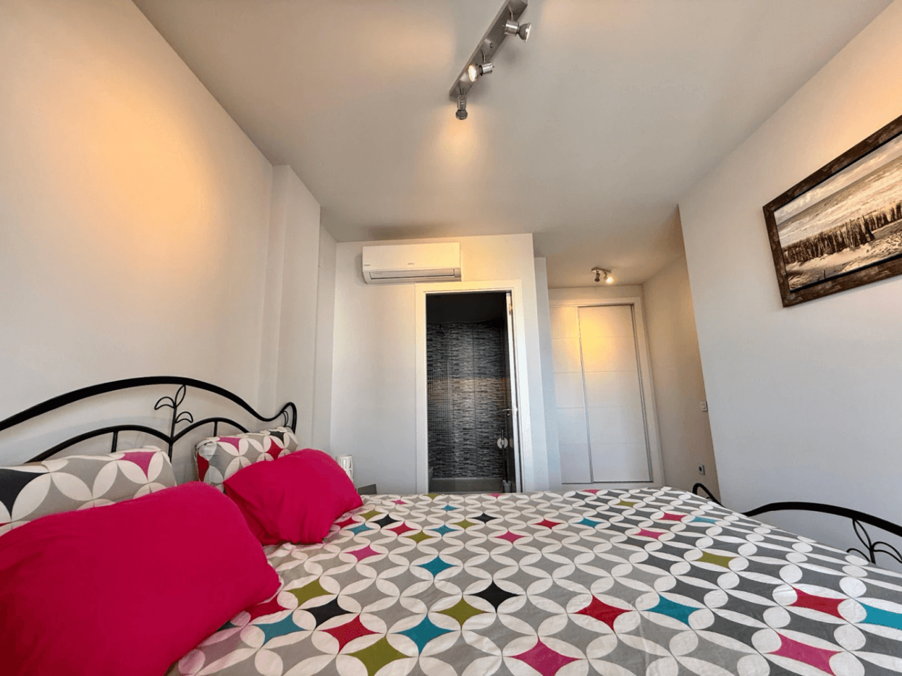 Espectacular apartamento en Denia con vistas abiertas, situado a 120m de la playa y 850m de la ciudad
