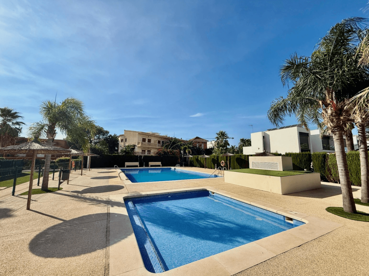 Espectacular apartamento en Denia con vistas abiertas, situado a 120m de la playa y 850m de la ciudad
